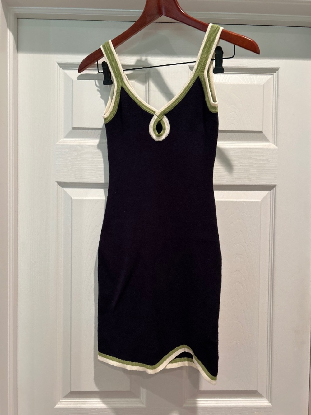 Sweater Mini Dress V-Neck Size: SMALL Slim, curve-hugging fit Textured sweat